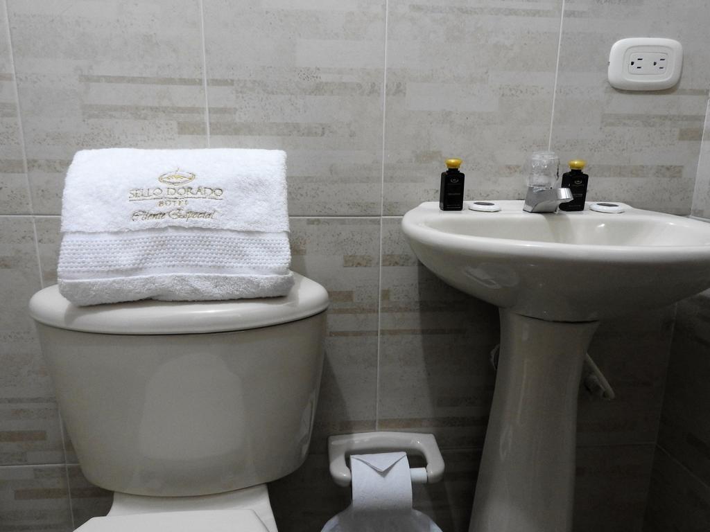 Hotel Sello Dorado Pasto Luaran gambar